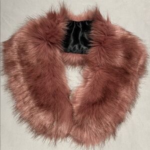 Faux Fur Collar in Dusty Pink